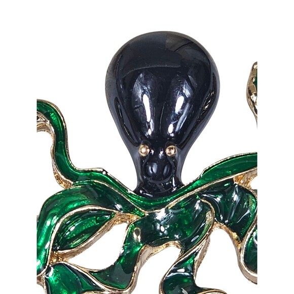 OCTOPUS PIN WITH BLACK AND GREEN ENAMEL SET IN GOLD TONED STAINLESS STEEL - Picture 4 of 9